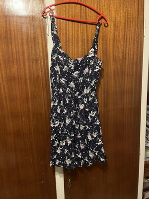 Floral summer dress used, size Small