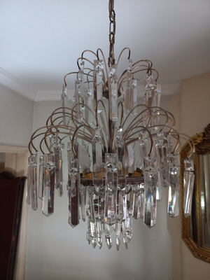 Chandelier with crystals like new, 94 crystals