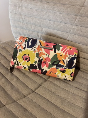 Stradivarius Women's Wallet with Floral Pattern like new, multicolor