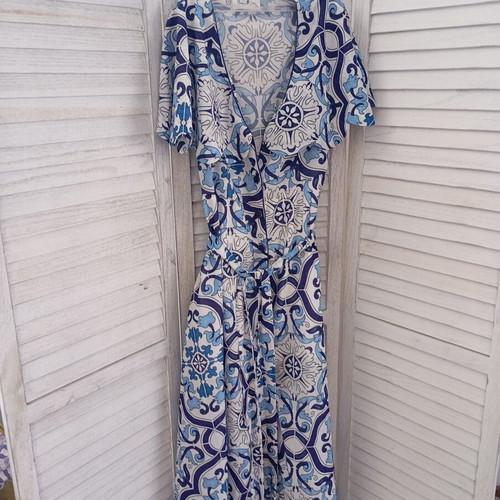 Hemithea medium dress like new, white and blue