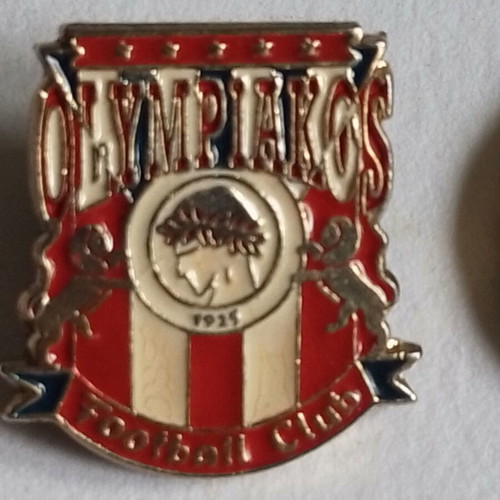 Olympiakos Vintage Collectible Pin Badge like new