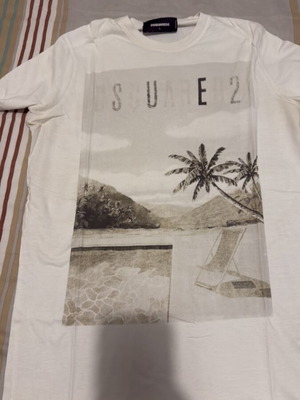 Dsquared2 T Shirt white size Large like new