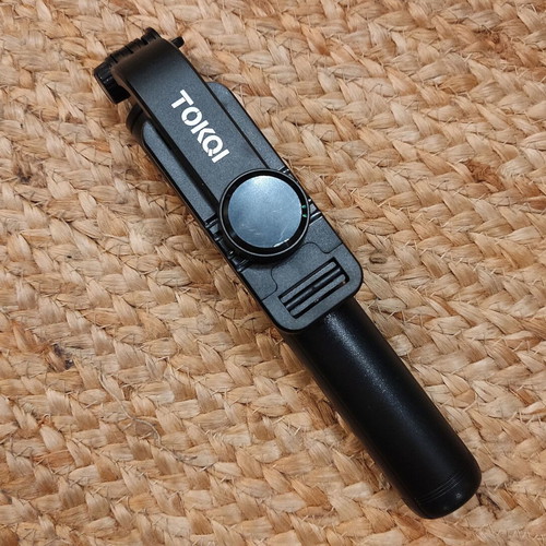Selfie stick and tripod new, 40" with wireless remote control