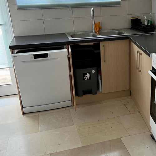 DeLonghi dishwasher like new DDW60W20 / DDW60S20