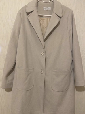 Maki Philosophy coat off-white cream like new, size Large