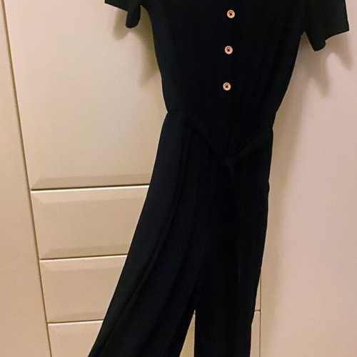 Esmara black jumpsuit XS with short sleeves and belt