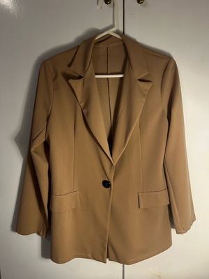 Camel jacket like new, size M