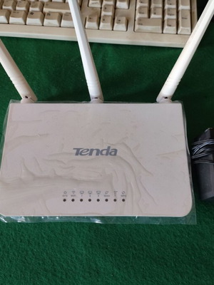 Tenda F3 Wireless N300 router σαν καινούργιο με τροφοδοτικό