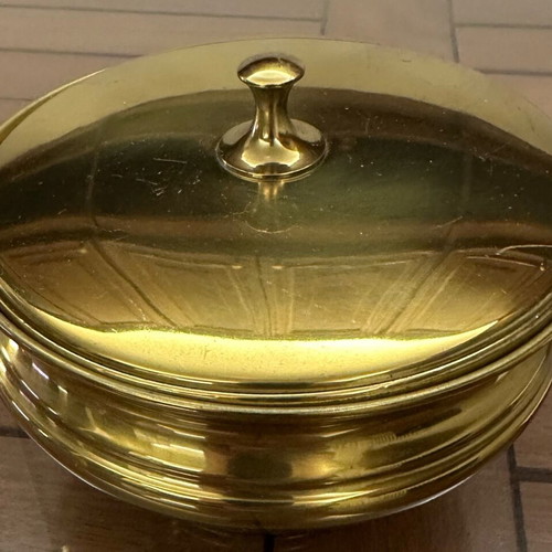 Vintage brass round fondue pot with lid like new