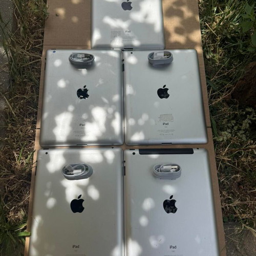 Lot Apple iPad 5 τεμαχίων σαν καινούργια, πλήρως λειτουργικά με καλώδια