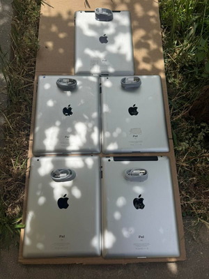 Lot Apple iPad 5 τεμαχίων σαν καινούργια, πλήρως λειτουργικά με καλώδια