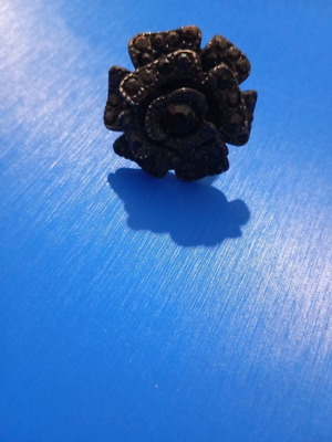 Ring black flower with rhinestones