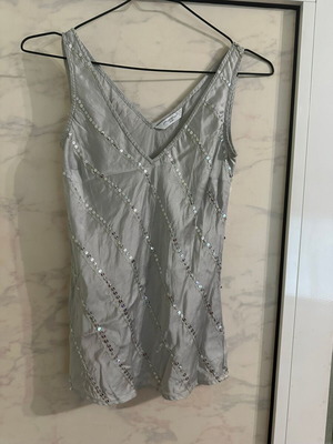 Silk top with sequins New Look like new, size S, gray