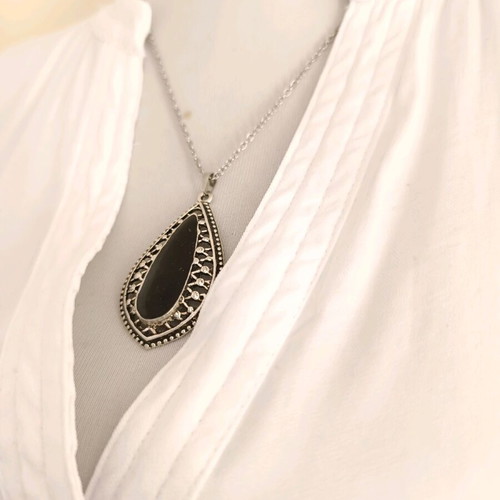 Handmade women's stainless steel necklace with teardrop pendant and black enamel new