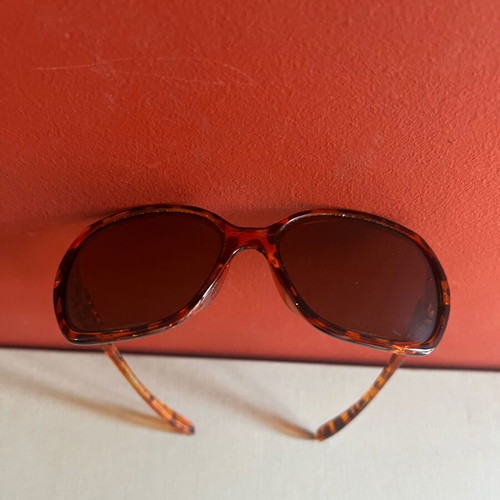 Oakley sunglasses used, taba color with case