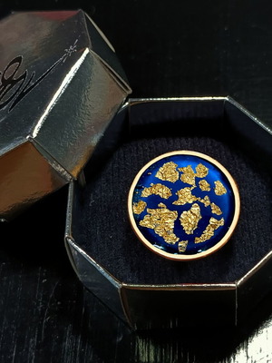 Chrysa Nisia ring with blue enamel and gold leaf, new