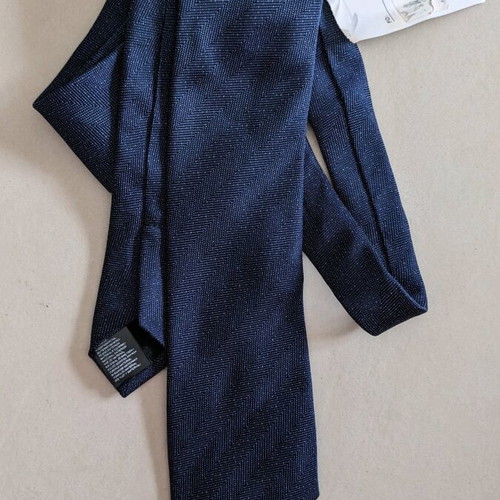 C&A tie new, blue