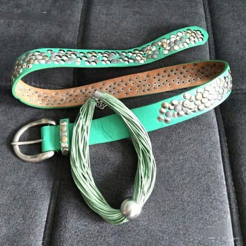 Green belt and necklace set like new
