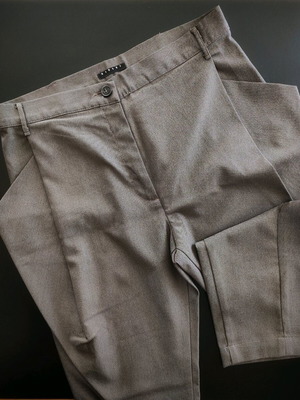 Sisley brown capri riding pants like new, size S