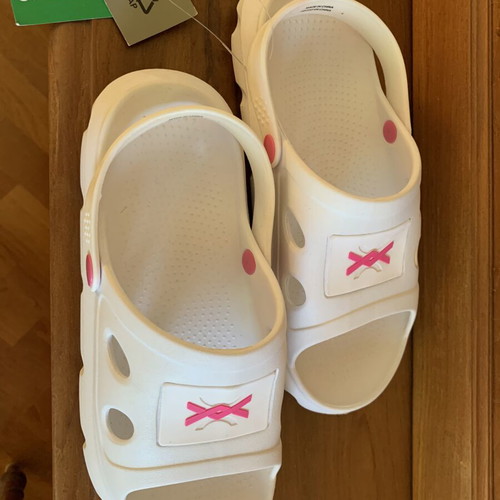 Benetton women's flip flops new, size 38, white