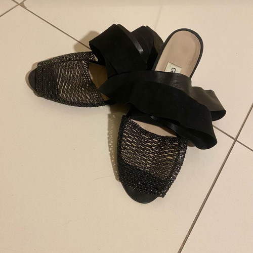 Camille Unglik sandals used, black leather with ribbons