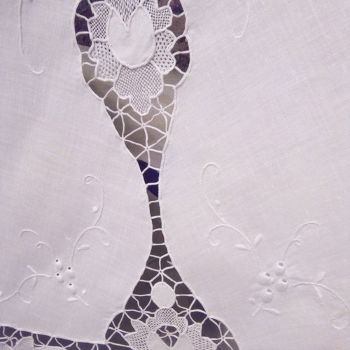Handmade round tablecloth with kopaneli lace and white embroidery, new