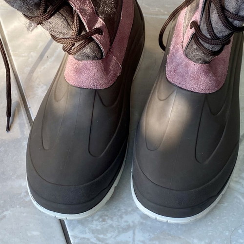 Women's winter boots size 39 like new, waterproof and warm