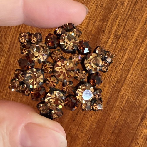 Vintage brooch from Czechoslovakia, like new, missing one crystal