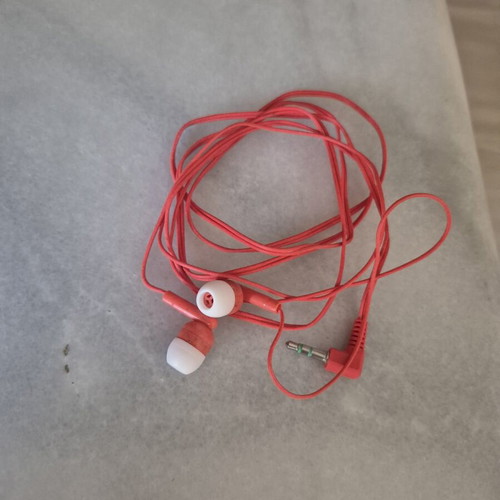 Red Wired Earphones with 3.5mm Jack like new