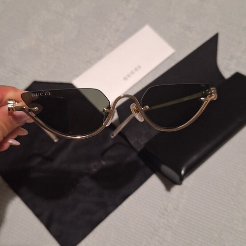 Gucci sunglasses, black