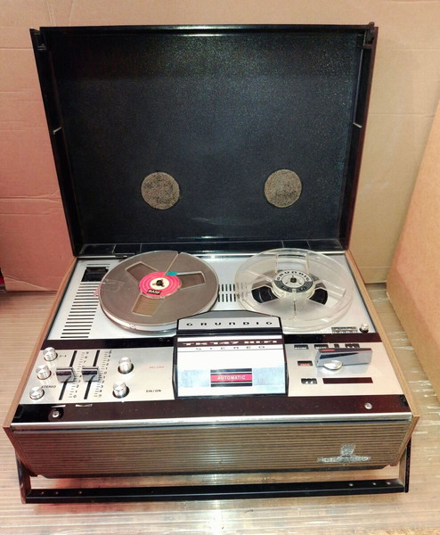 GRUNDIG TK147 . Reel to Reel