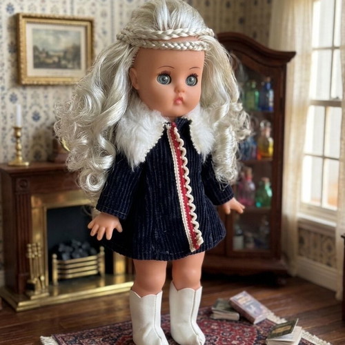 Bella doll, beautiful, fully dressed