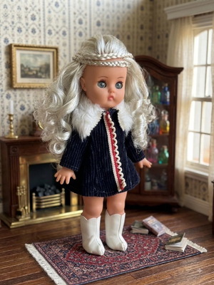 Bella doll, beautiful, fully dressed
