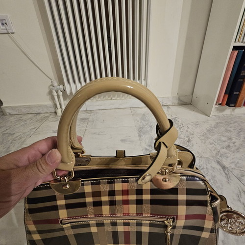 Gongca Checked Shoulder and Handbag with Gold Details like new