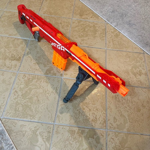 Nerf gun like new for long-range and precise shots