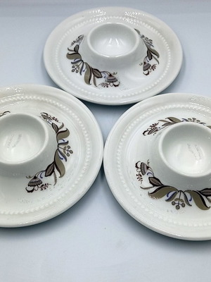 Vintage porcelain egg cups set of 3 like new