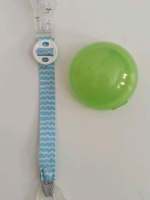 Mam Pacifier Clip It & Cover Blue Hedgehog used, green case
