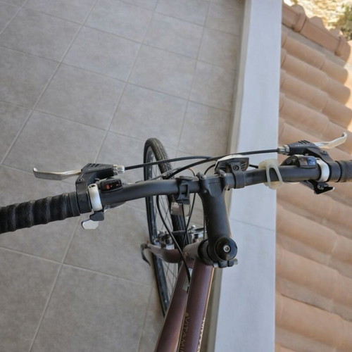 KHS Vitamin A city bike like new, disc brakes, 700c wheels