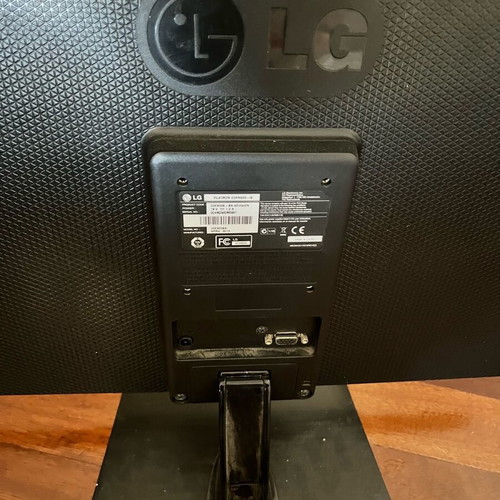 Desktop and LG 22EN33SA monitor used, no hard drive