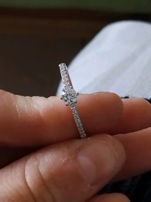 Silver zirconia ring size 9 new