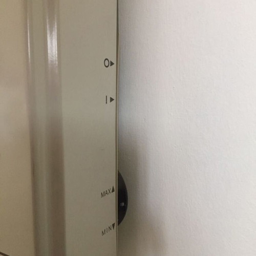 Delonghi 2000w wall-mounted heater like new, 80 cm
