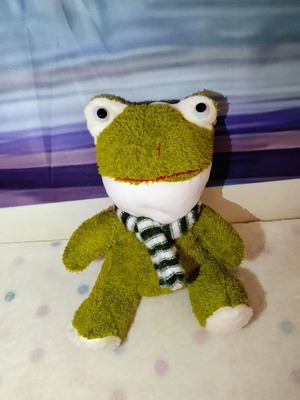 Green Frog Prince plush toy used, 20 cm, Giftable World 2013