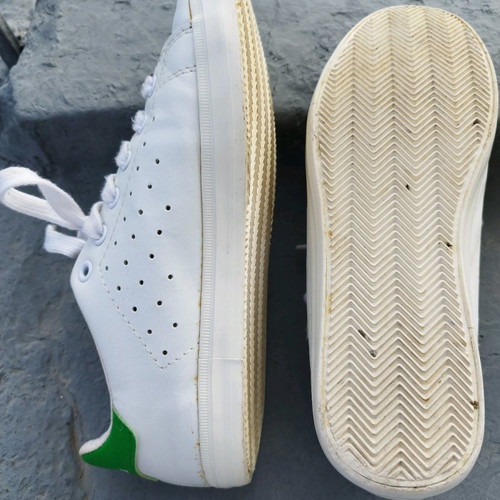 Lumberjack women's athletic shoes used, white with green detail, size 38