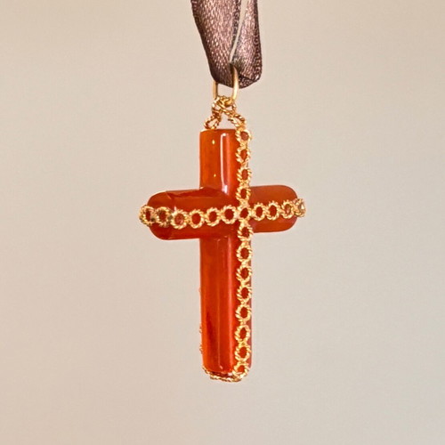 Carnelian cross set in 18k gold like new