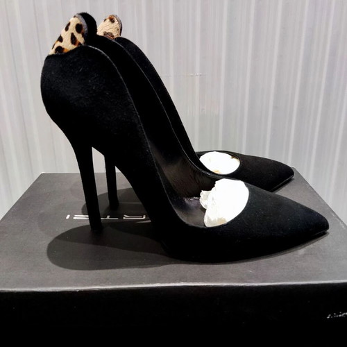 Mourtzi suede black pumps size 38 like new