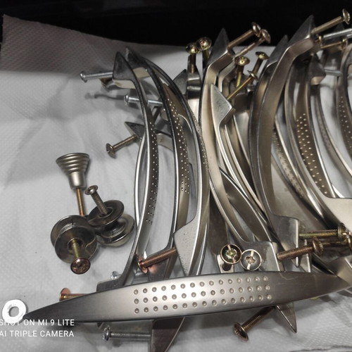 Door handles used, pack of 26, 23 screw-to-screw and 3 with one screw