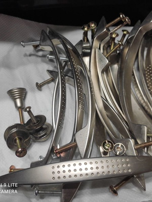 Door handles used, pack of 26, 23 screw-to-screw and 3 with one screw