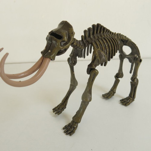 Miniature Mammoth Skeleton "Ice Age Excavation Kit" Geoworld like new