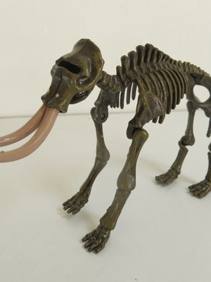 Miniature Mammoth Skeleton "Ice Age Excavation Kit" Geoworld like new