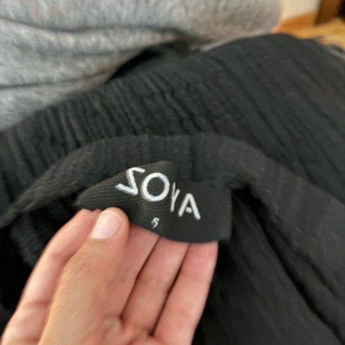 Zoya Rhenia Boho pants small, like new, black